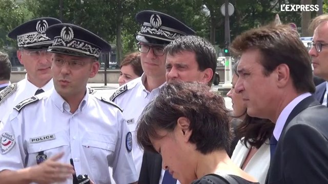 Valls en visite au Louvre pour la sécurité des touristes