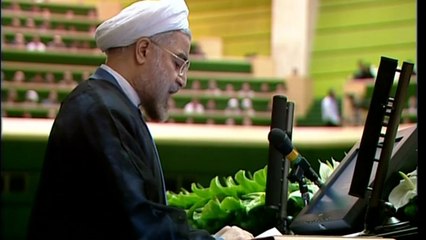 Iran: Rohani prête serment
