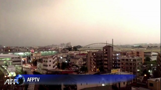 Japon: un train frappé par la foudre
