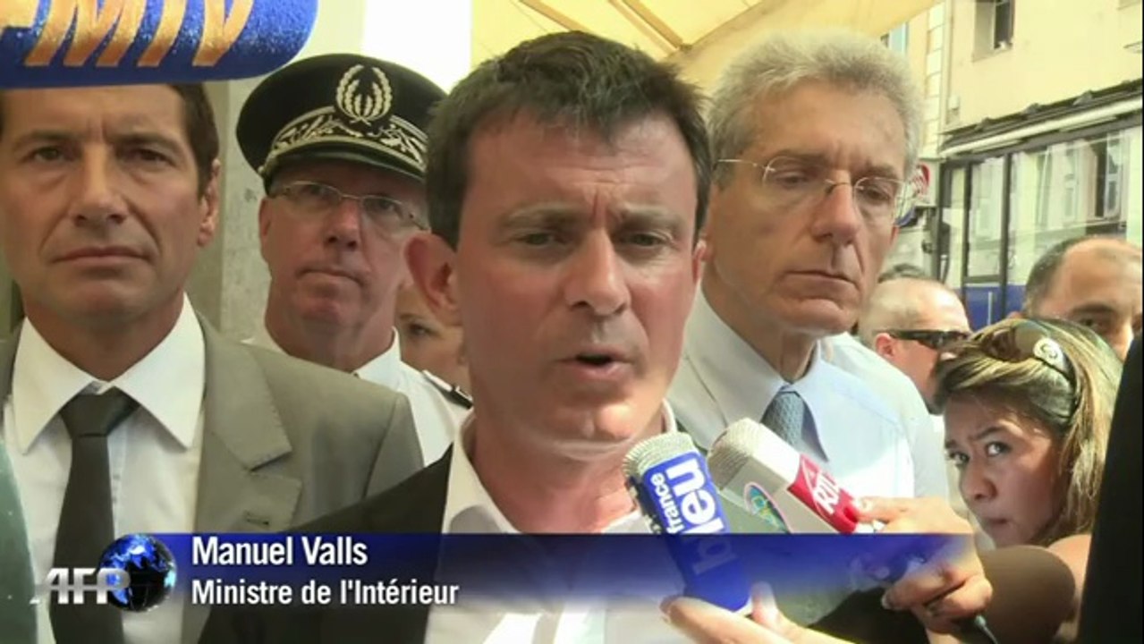 Cannes: Manuel Valls à Cannes après deux braquages