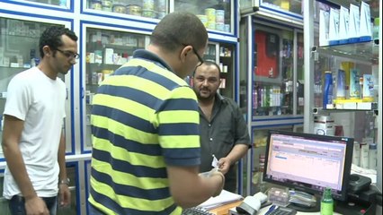 Au Caire, les habitants doivent s'adapter au couvre feu