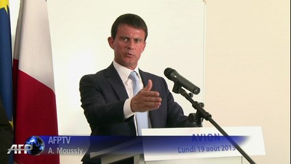 Manuel Valls à Avion vante "l'ordre républicain"