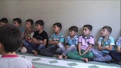 Syrie: des écoles de fortune réouvrent leurs portes