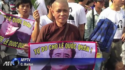 Vietnam: 30 mois de prison pour un l'avocat blogueur Le Quoc Quan