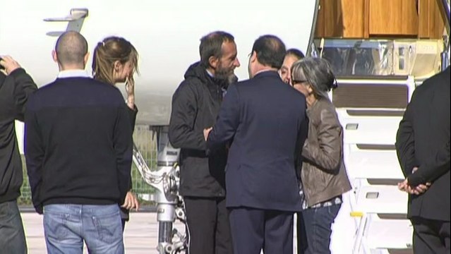 Les 4 otages français du Niger retrouvent leurs familles