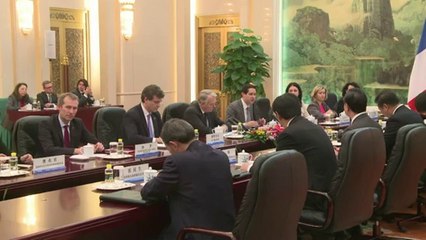 Ayrault mise sur 50 000 étudiants chinois d’ici 2015
