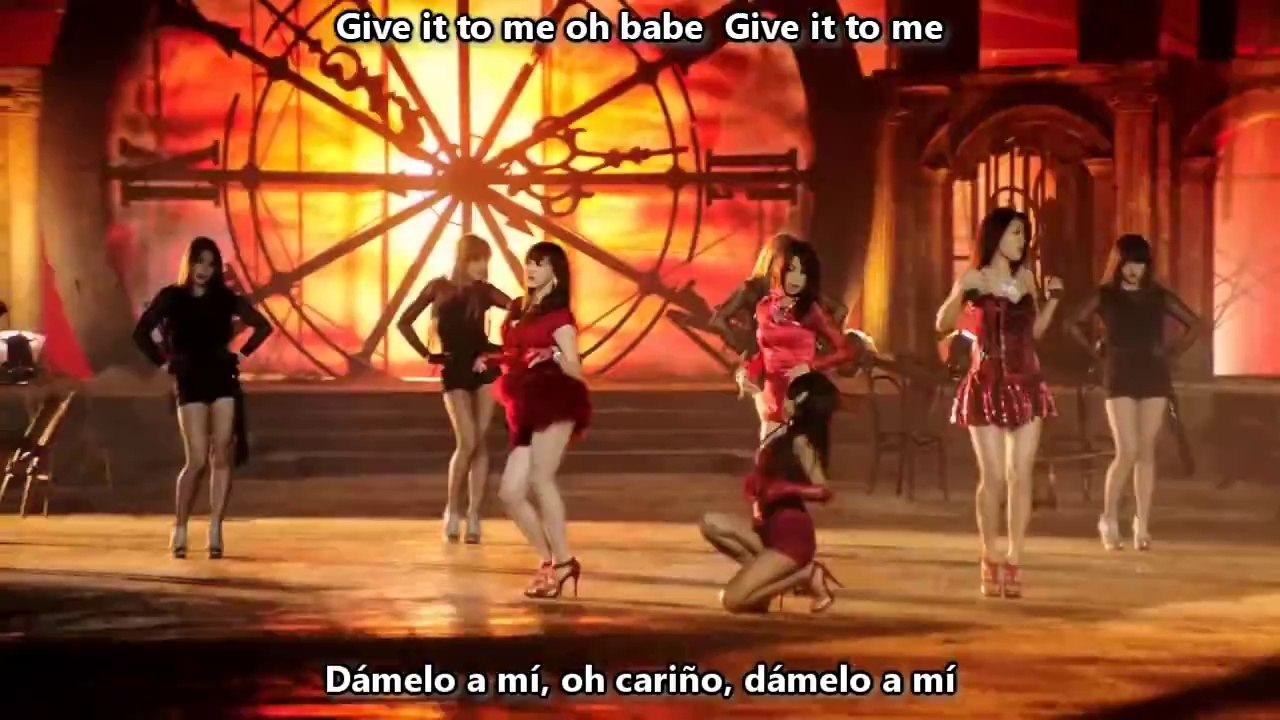 Sistar (씨스타) - Give It To Me MV [Sub Español   Hangul   Romanización](720p_H.264-AAC)
