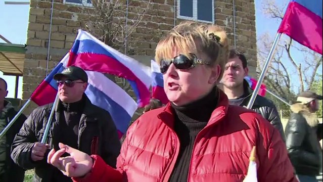 Ukraine: les forces russes prennent le contrôle d'une base militaire