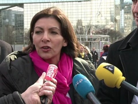 Anne Hidalgo en visite en visite au ballon Air de Paris