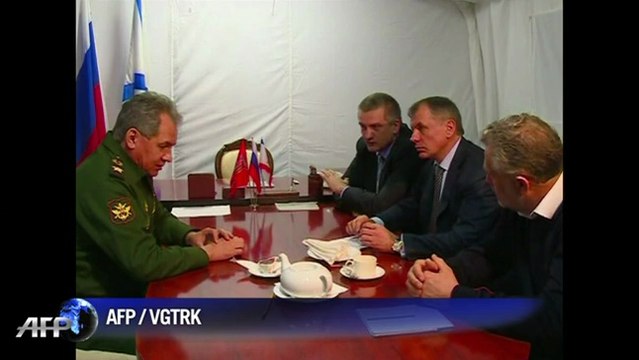 Crimée: le ministre russe de la Défense inspecte les installations militaires