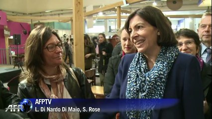 Remaniement: Anne Hidalgo souhaite "beaucoup de courage" à Manuel Valls