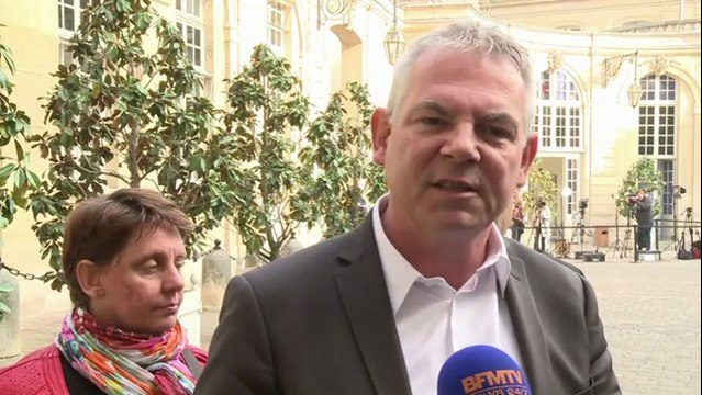 Manuel Valls reçoit le patronat et les syndicats à Matignon