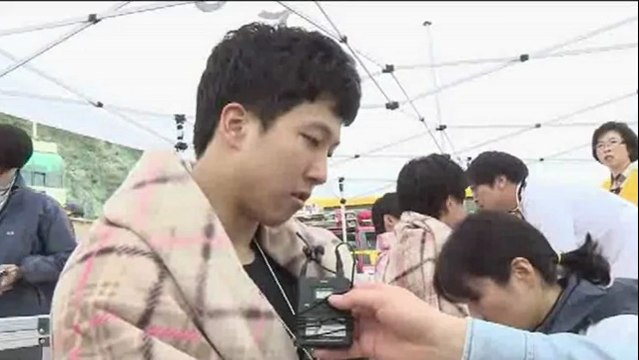 Naufrage en Corée: les secouristes cherchent encore des survivants