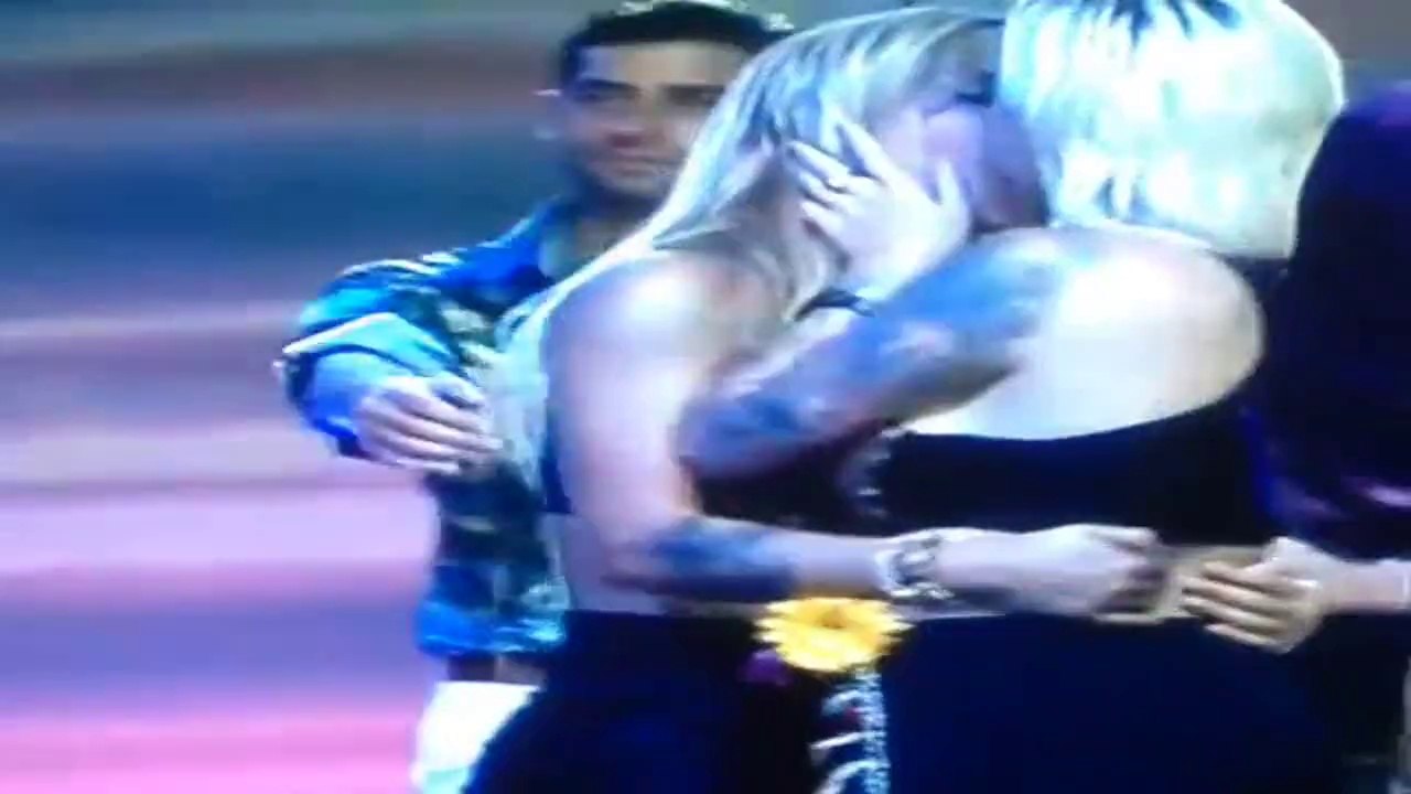 Beijo - Festa Las Vegas ao som de Tempos Modernos