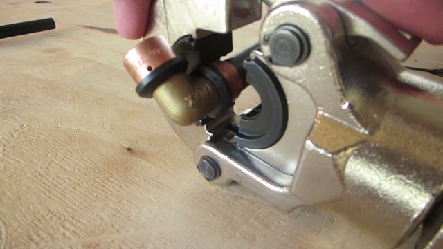 Crimping pex plumbing pipe easy new tool - iCrimp