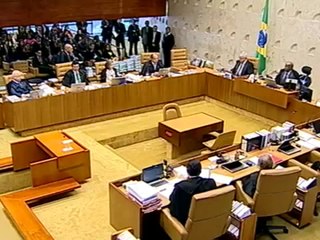 Joaquim Barbosa anuncia sua saída do STF (29/5/2014).