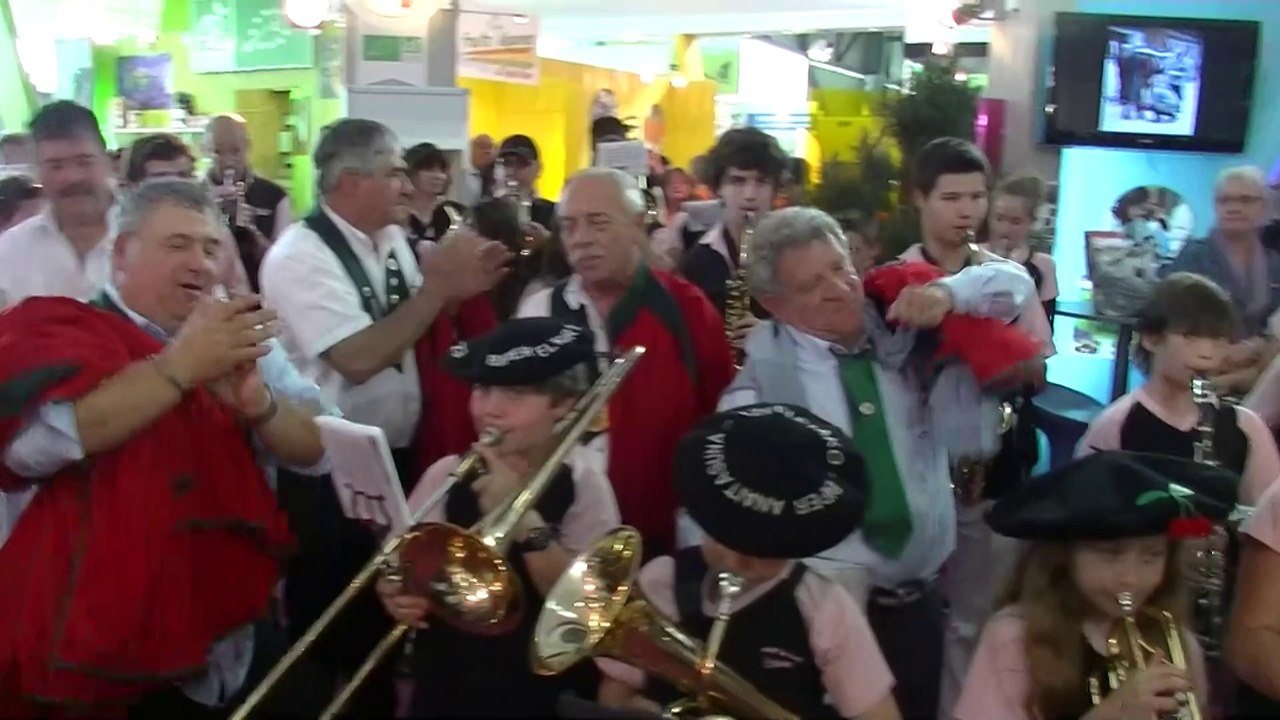 Vino Griego - BAND'A LEO JUNIOR