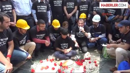 Sarısülük'ün Hayatını Kaybetti Yere Karanfil Bırakıp, Beyaz Güvercin Uçurdular