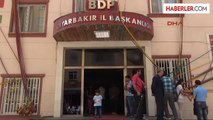 Eylemini Bitiren 2 Aile BDP'de Öcalan Posteri Altında Açıklama Yaptı