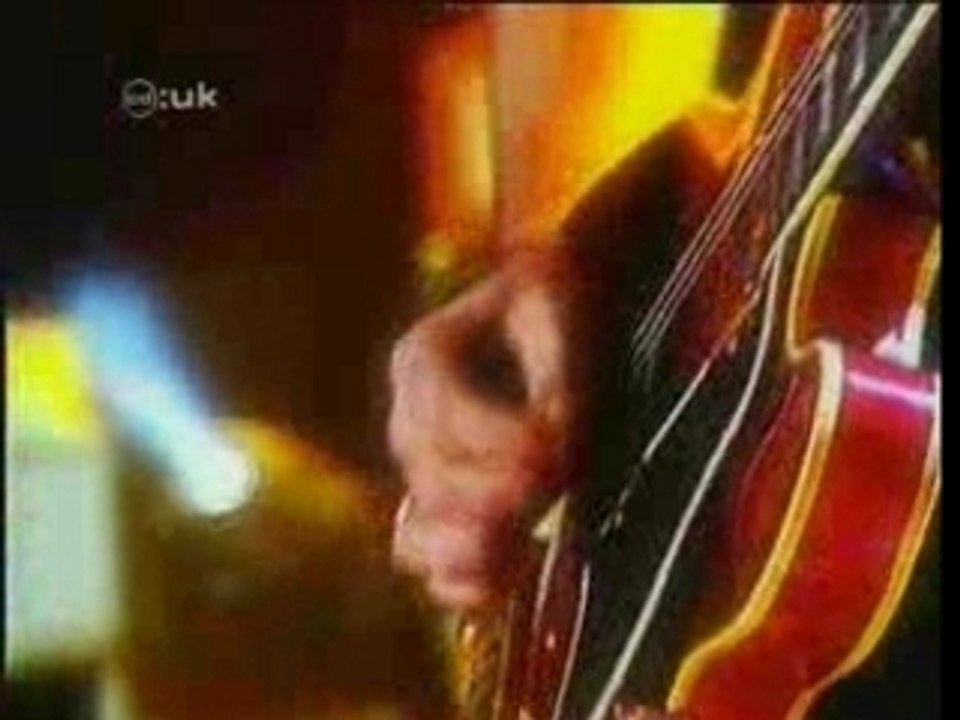 Oasis- Stop Crying Your Heart Out (live)