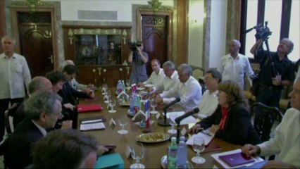 Laurent Fabius rend visite à Raul Castro