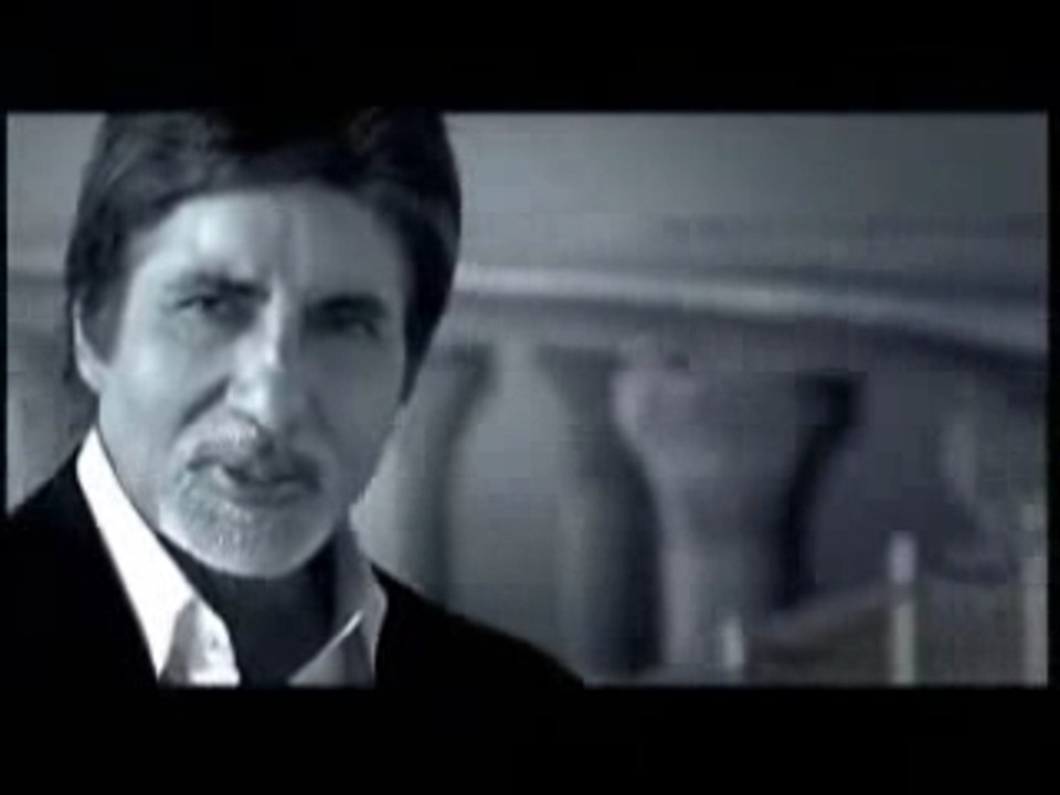 Amitabh Bachchan recites 'India Poised'