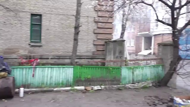 Activists Take Refuge Behind Barricades in Sloviansk