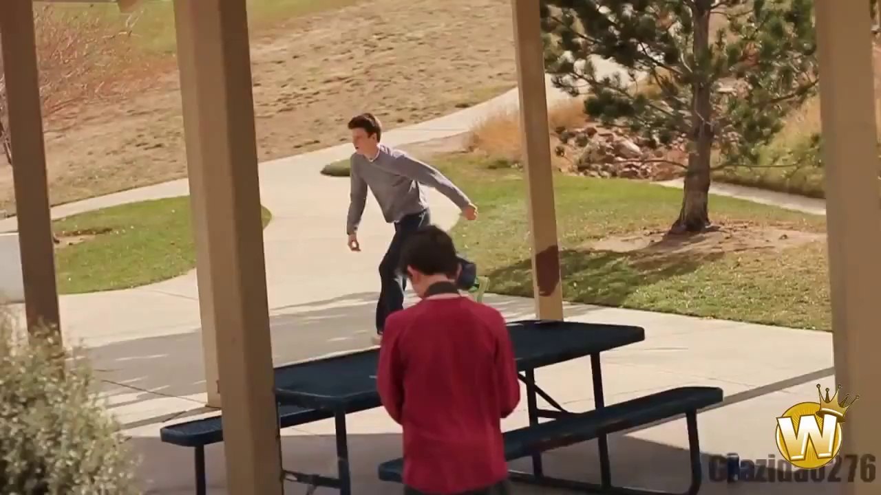 Des grosses gamelles en Parkour et Freerun... Compilation de dingue!!