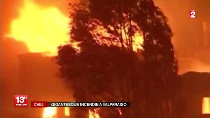 Chili : au moins onze morts et des milliers d'évacués dans le gigantesque incendie à Valparaiso