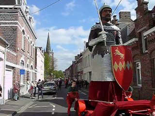 Hazebrouck: le géant Roland d'Hazebrouck au cortège historique de la mi-carême