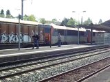 Une double traction BB 26000 SNCF, passe à St-Germain-des-Fossés, en tête d'un lourd convoi de marchandises.