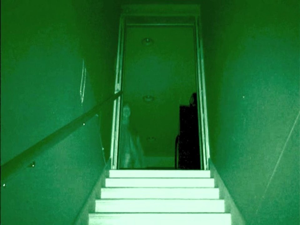 SPINE SHIVERING GHOST SIGHTING CAUGHT ON VIDEO