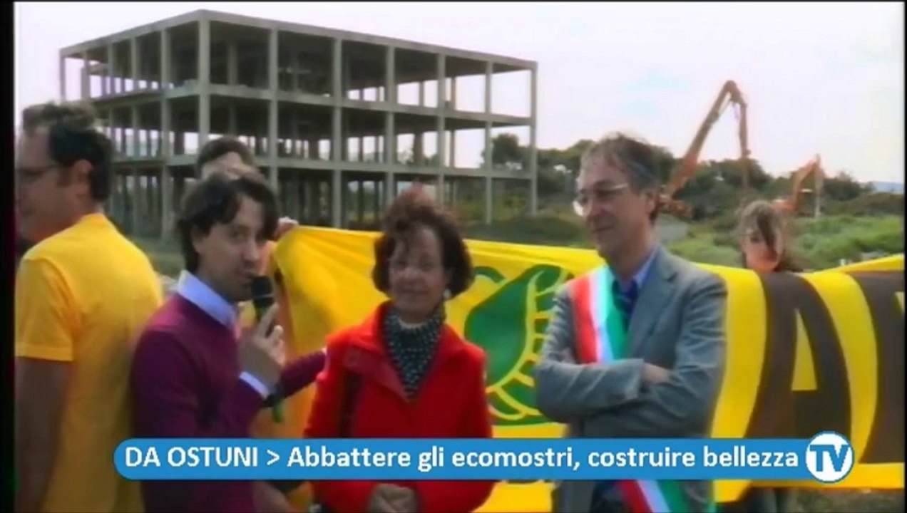 L'ecomostro viene giù