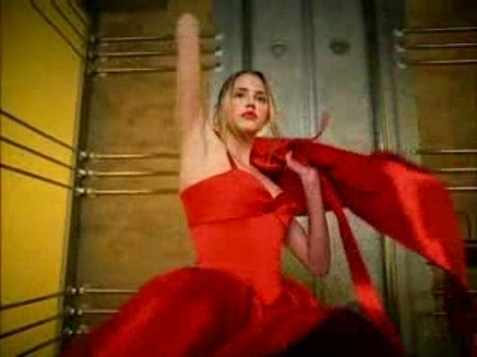 1998 - chanel n°5 (luc besson) - Vidéo Dailymotion