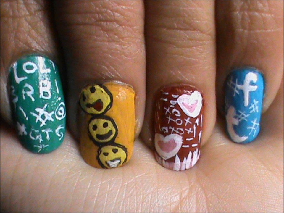 Internet Inspired - Nail art designs