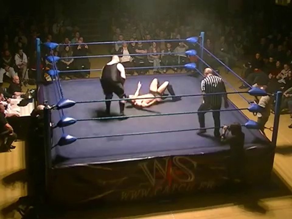 Striker vs Gianni Leone