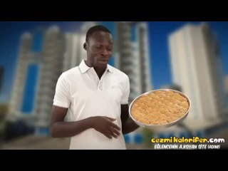 Tanzanyalı Ökkeş İle Beğklava Yeme