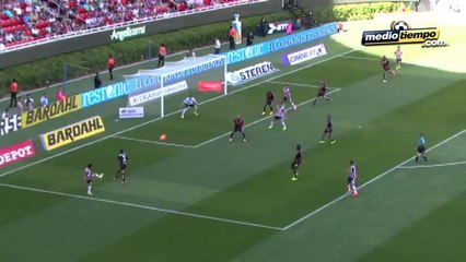 Omar Bravo, motivado por regresar como titular