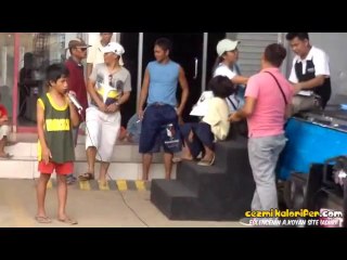 Muhteşem Sesli Çocuk Ve Onu Tınlamayan Seyirci