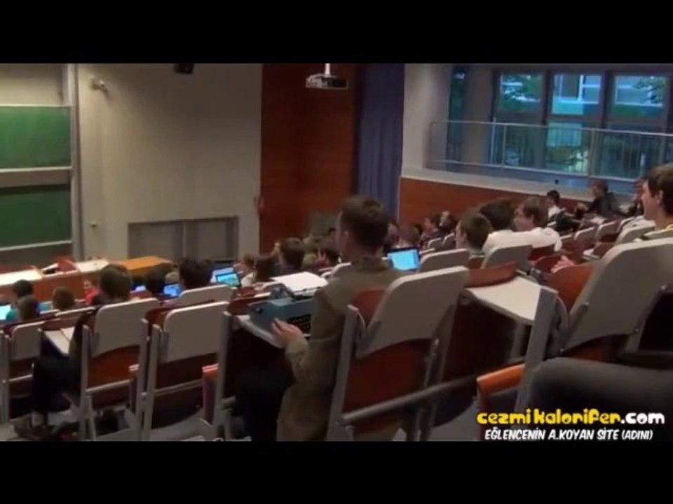 Sınıfa Daktilo Getirmek