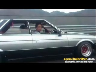 Ara Gaz Vererek Jingle Bells Çalmak