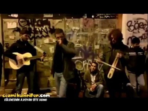 İstiklal Caddesi'nde Sarhoş Bir Karadenizliden Nameler