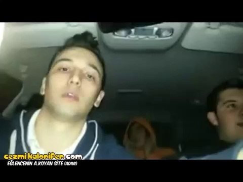Arkadaşa Piston Aşağı İndi Şakası Yapmak