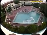 Otel Katından Havuza Tehlikeli Atlayış