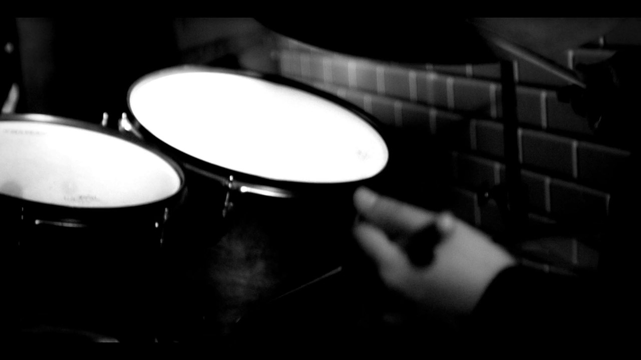 Özge Eyüpoğlu - Ben Seni Unutmak İçin Sevmedim (Official)