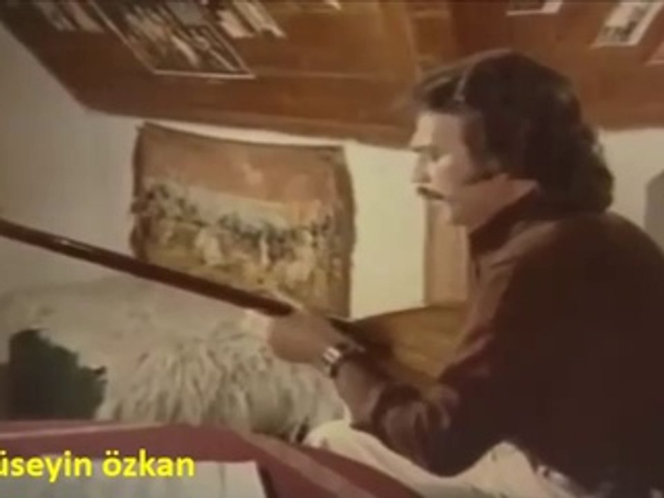 Orhan Gencebay Bir Araya Gelemeyiz Filminden Hatasız Kul Olmaz