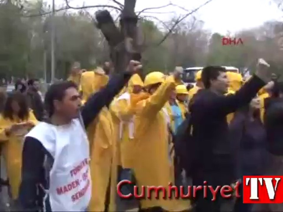 Yatağan işçilerinden zincirli eylem