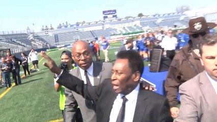 Pelé, homenajeado por el NY Cosmos