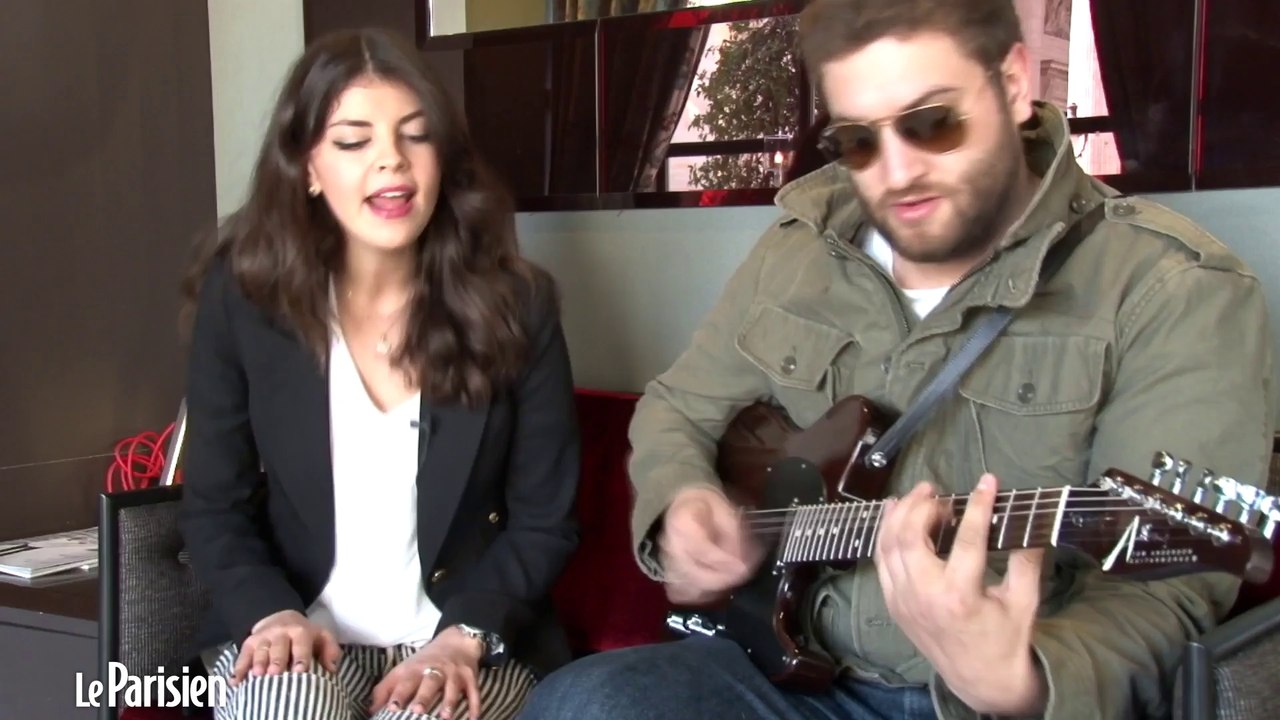 Live. Nikki Yanofsky interprète « Something new »