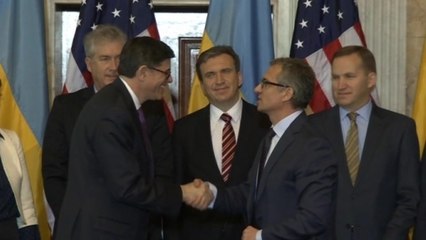 U.S., Ukraine sign $1 billion aid deal